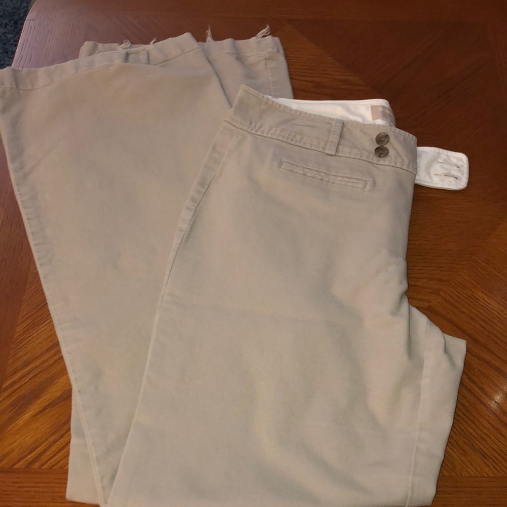 Classy khaki pants!!